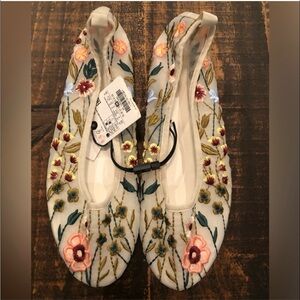 Zara Floral Embroidered Flats - Cream with Multicolor Design